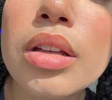 Load image into Gallery viewer, HONEY KISS
